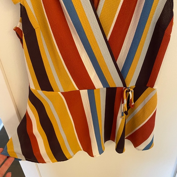 Monteau Striped Sleeveless Blouse - Picture 3 of 5